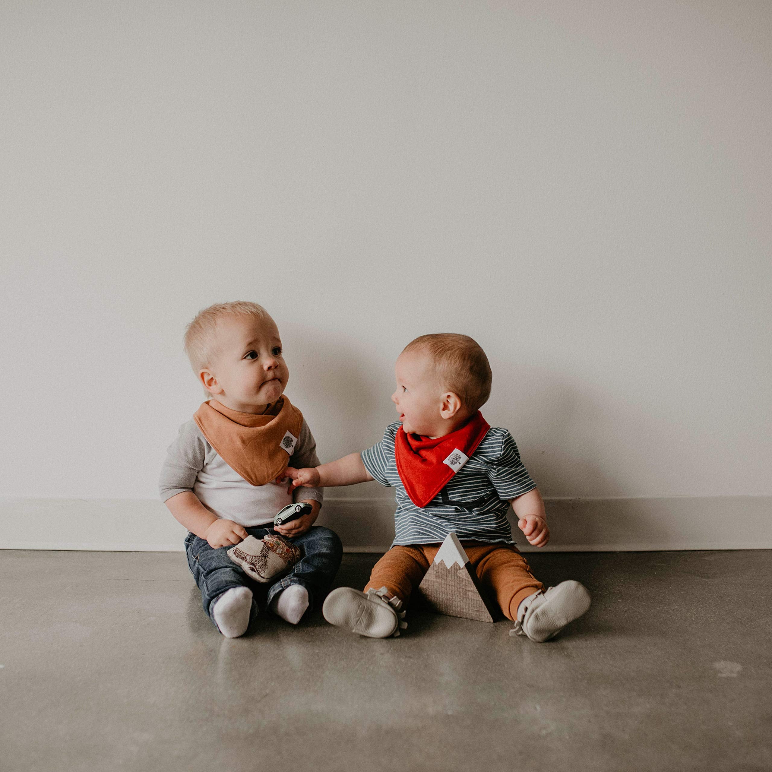 Estes Set bib features nickel-free snaps for a comfortable adjustable fit