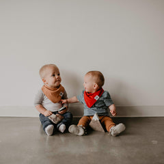 Estes Set bib features nickel-free snaps for a comfortable adjustable fit