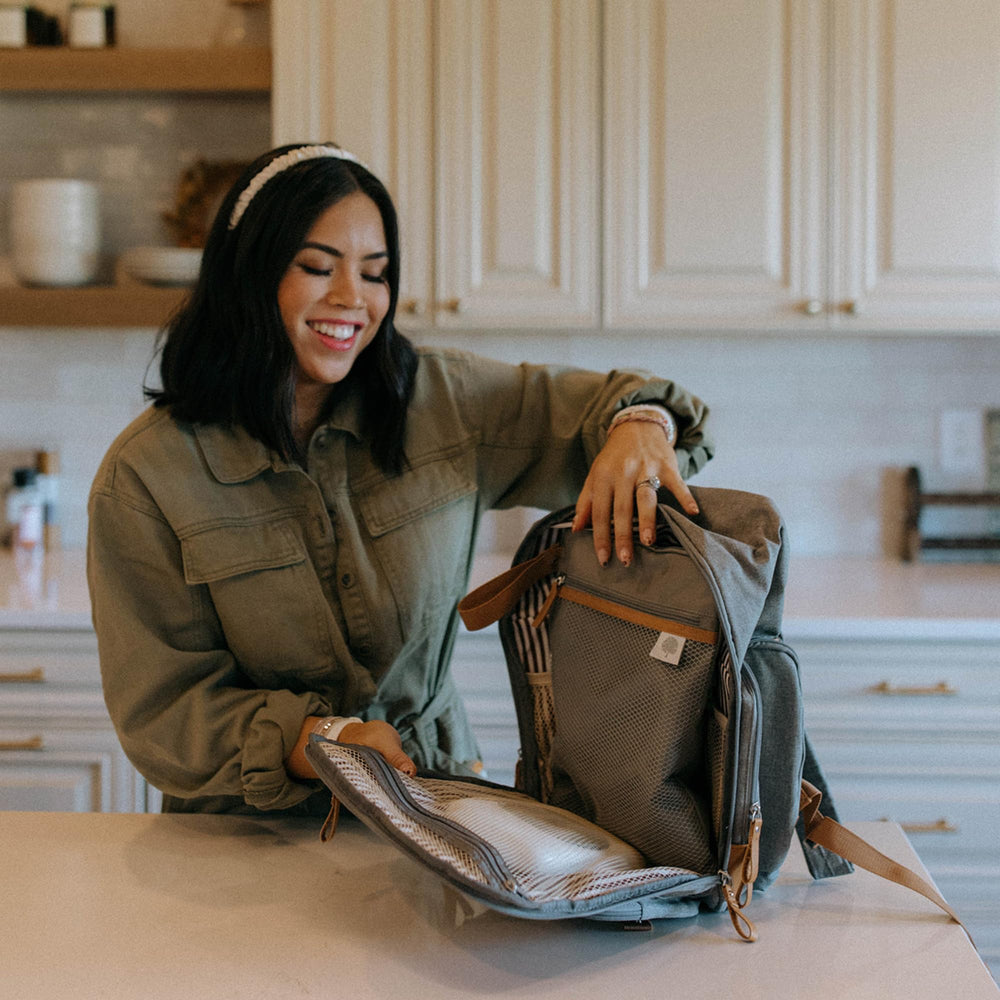 Parker Baby Co mesh outer pocket provides airflow for dry items