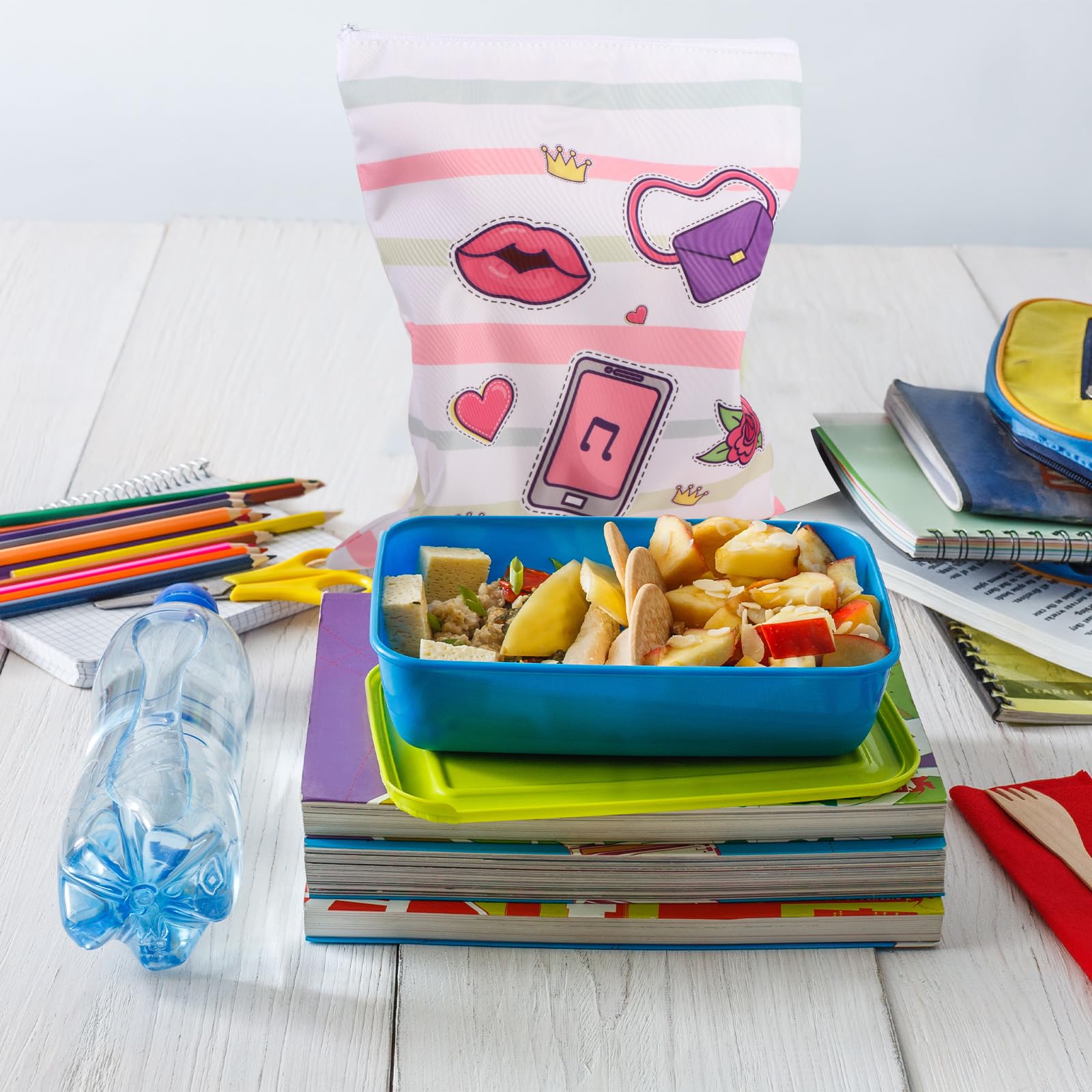 Paterr inner food-safe layer emphasizes BPA-free, safe contact with snacks.