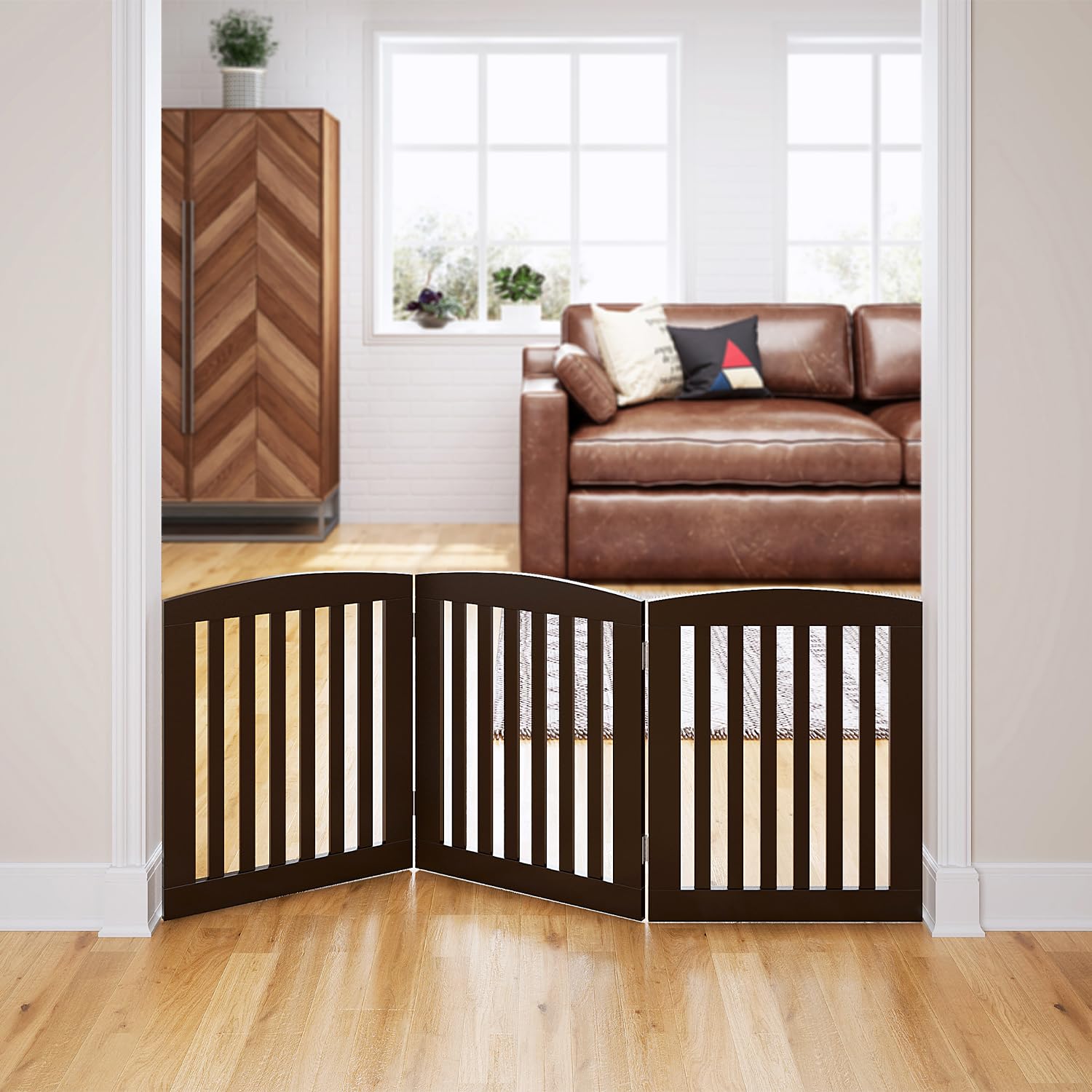 PAWLAND foldable accordion dog gate ready for quick room division.