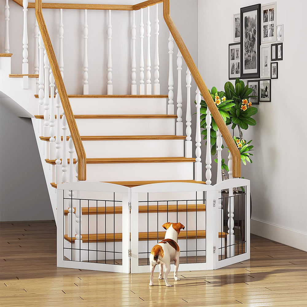 PAWLAND gate placed at stairs, offering flexible room division.