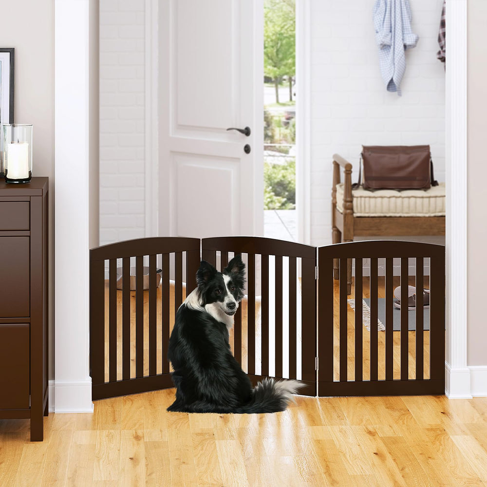 PAWLAND sturdy wooden gate with non-slip feet protecting floors.