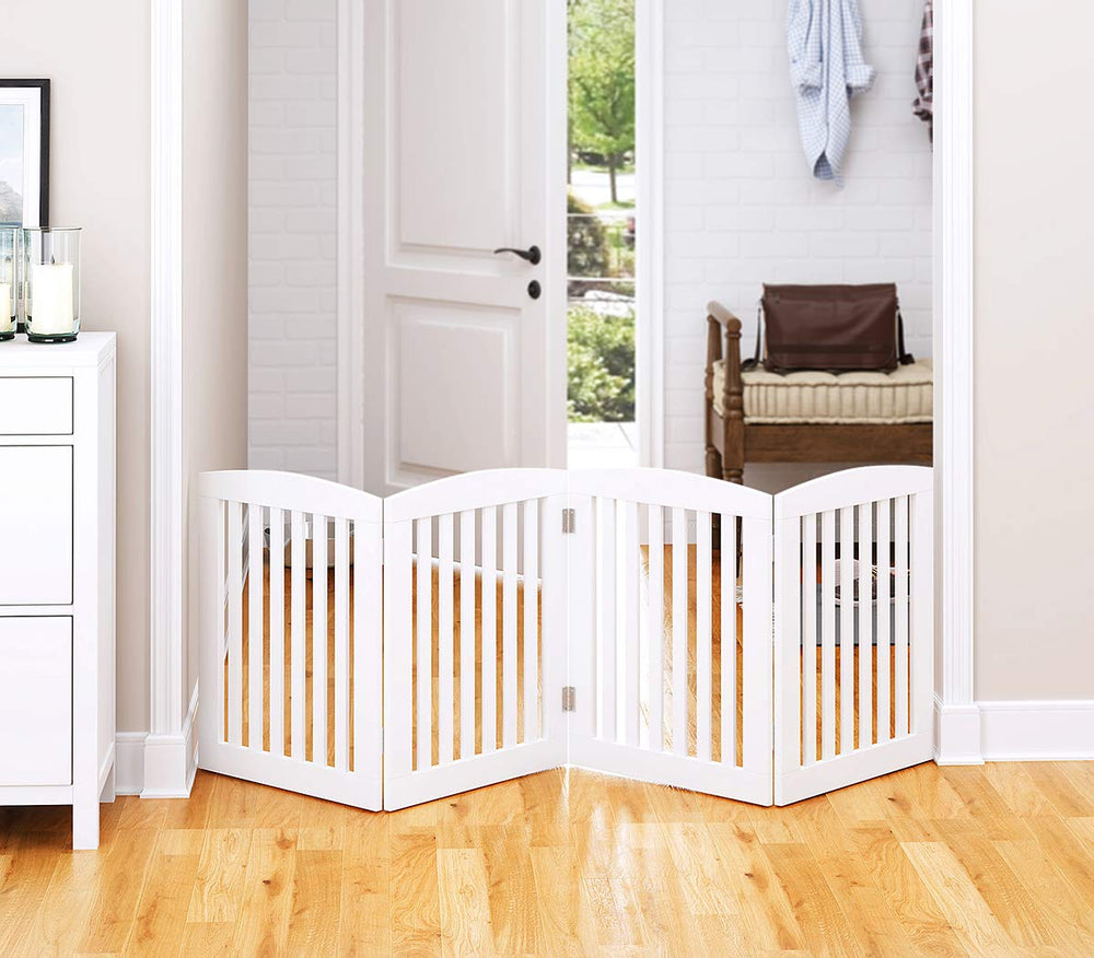 PAWLAND gate features non-slip feet to protect floors