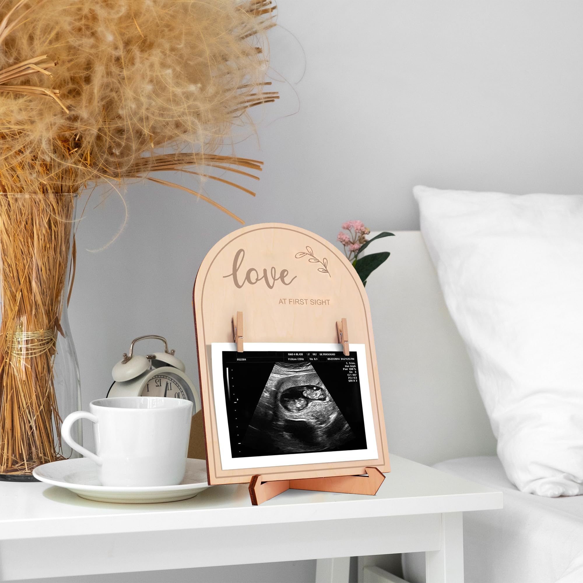 PDRYLY baby announcement sign captures newborn joy.