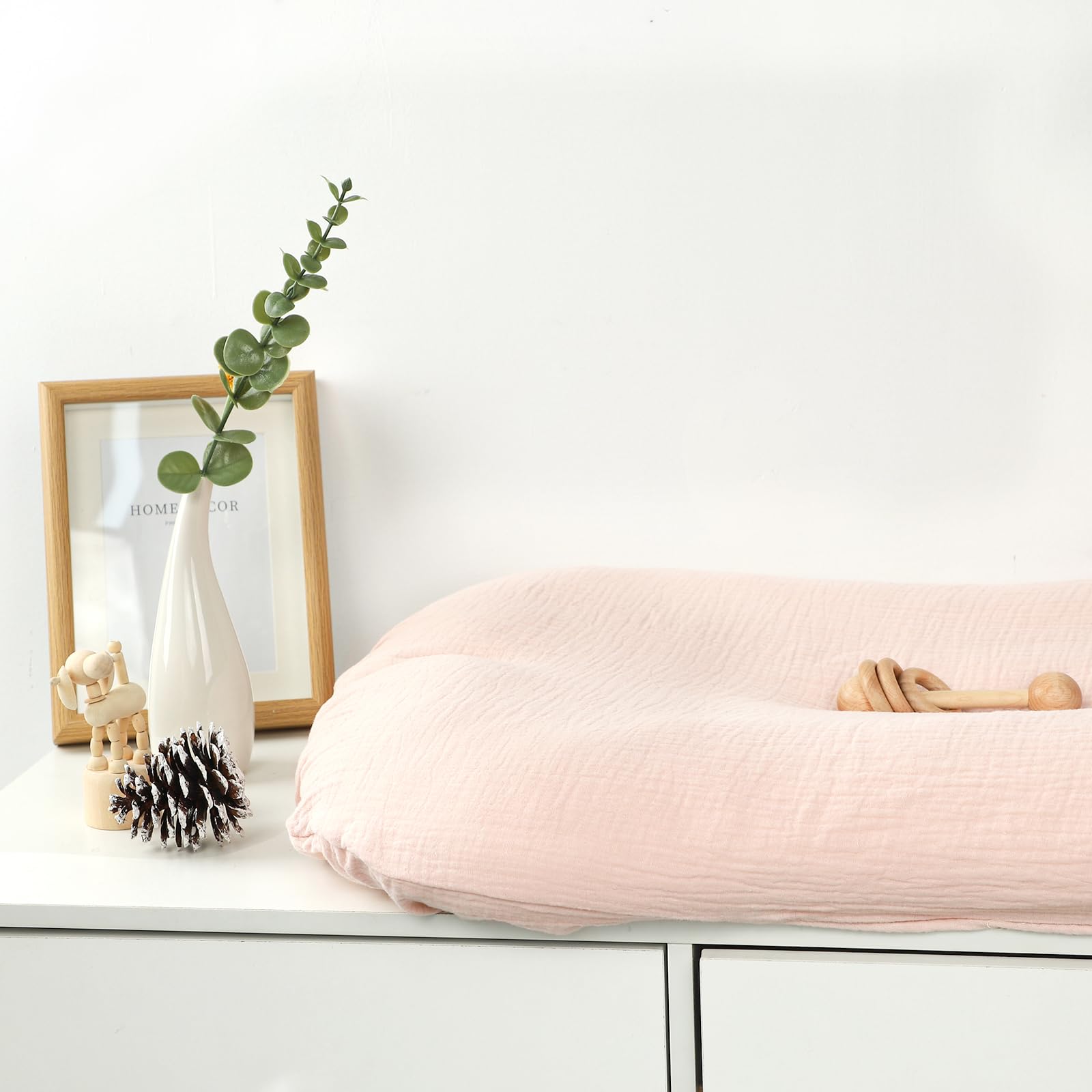 Pea Pod durable, easy-care cover; practical gift for new parents.