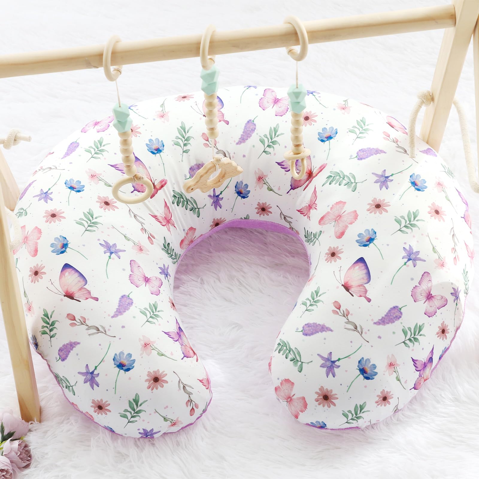 Pea Pod butterfly design cover adding a cheerful look during feeds