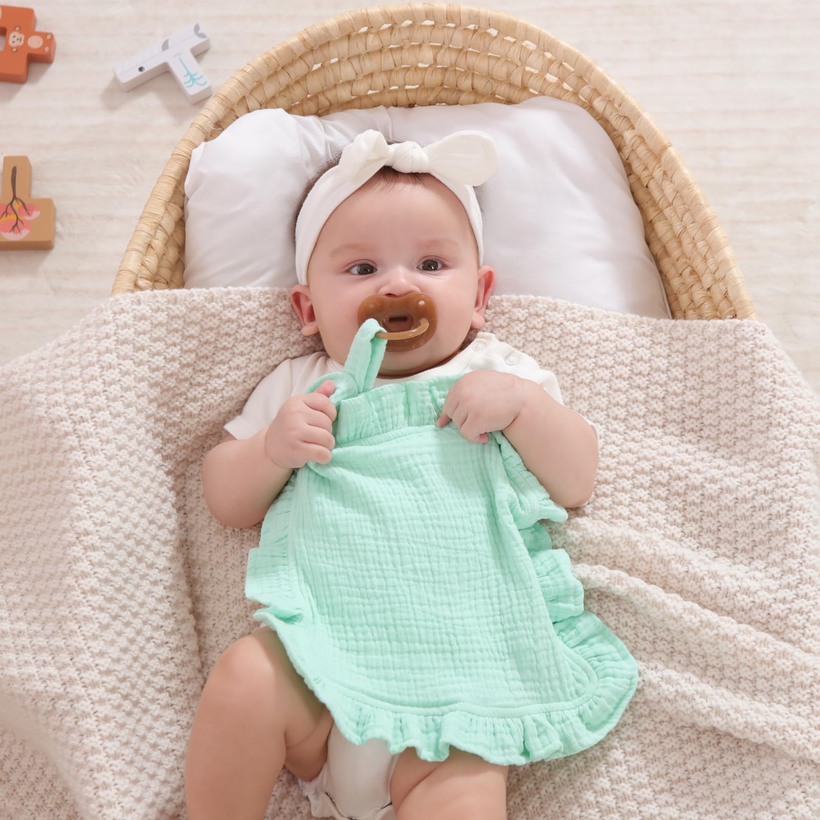 PEIPEIWU Loveys 2-pack packaging highlights convenient gender-neutral baby gifts.