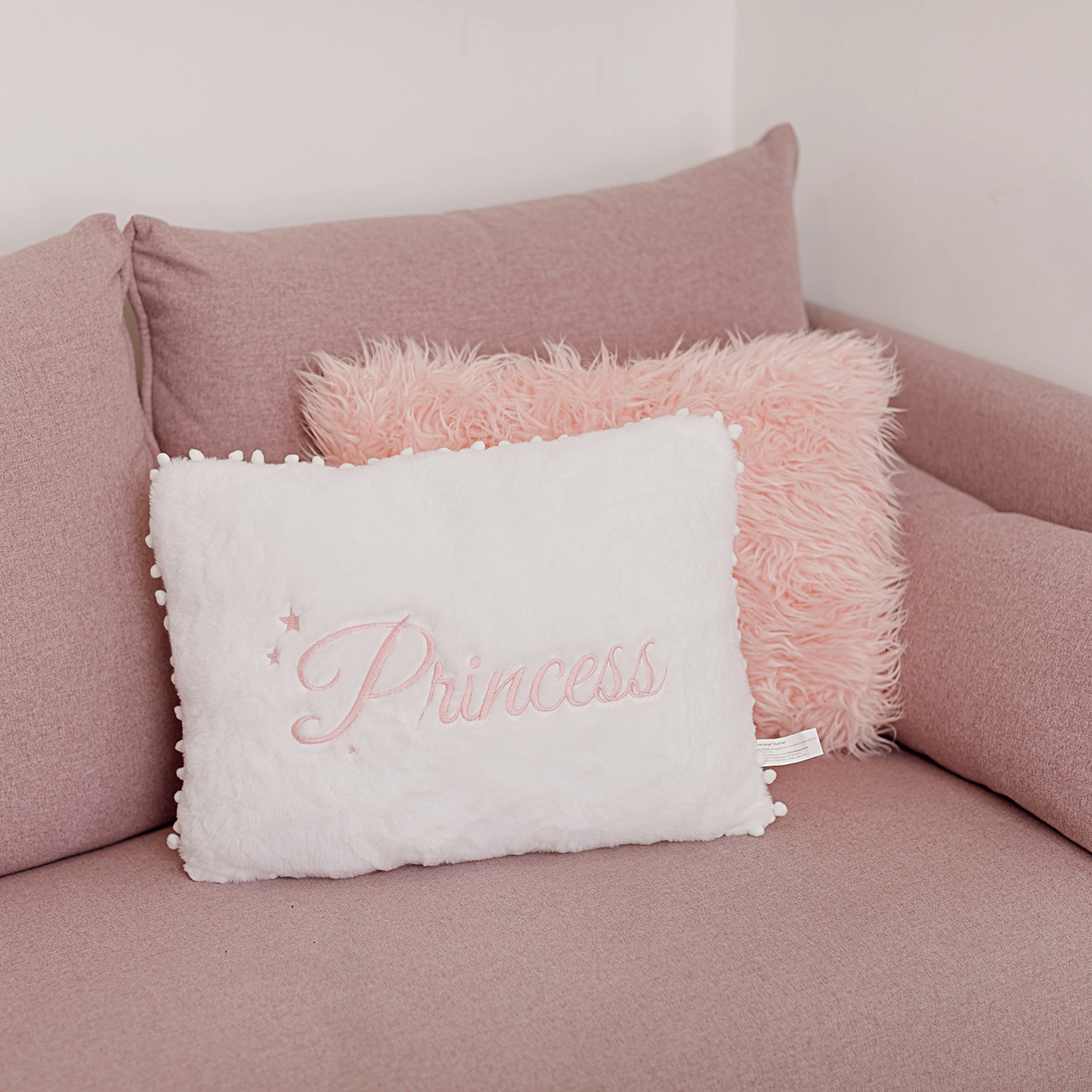 Perfectto Design soft plush decorative pillow invites hugs and imaginative play.