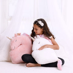 Perfectto Design unicorn pillow close-up showing fluffy texture for comfort.