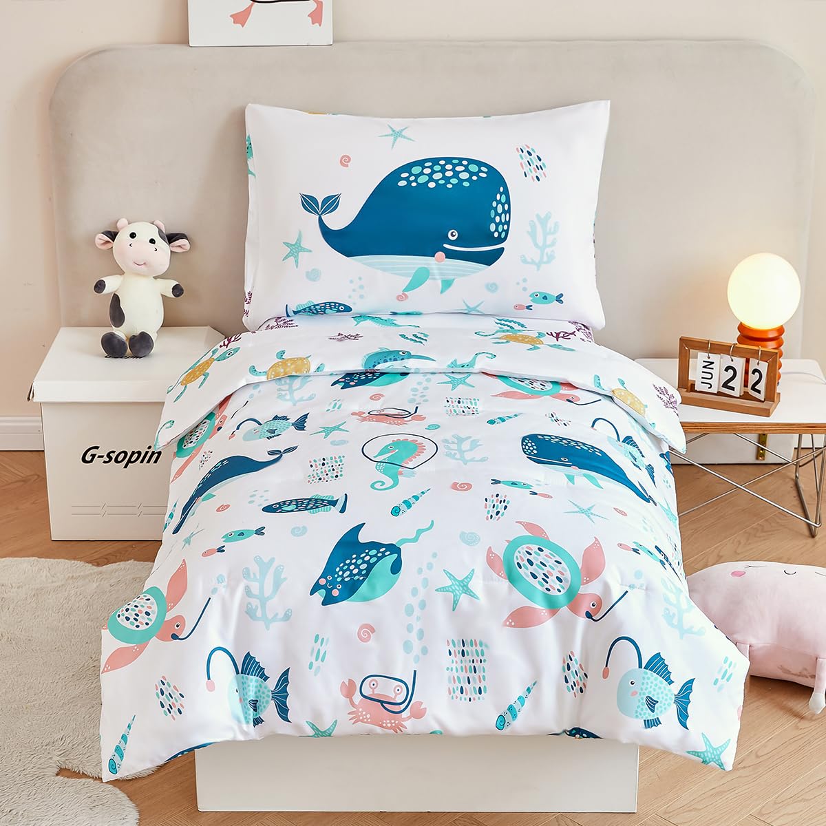 PERFEMET ocean whales print on toddler bedding for cozy, breathable sleep.