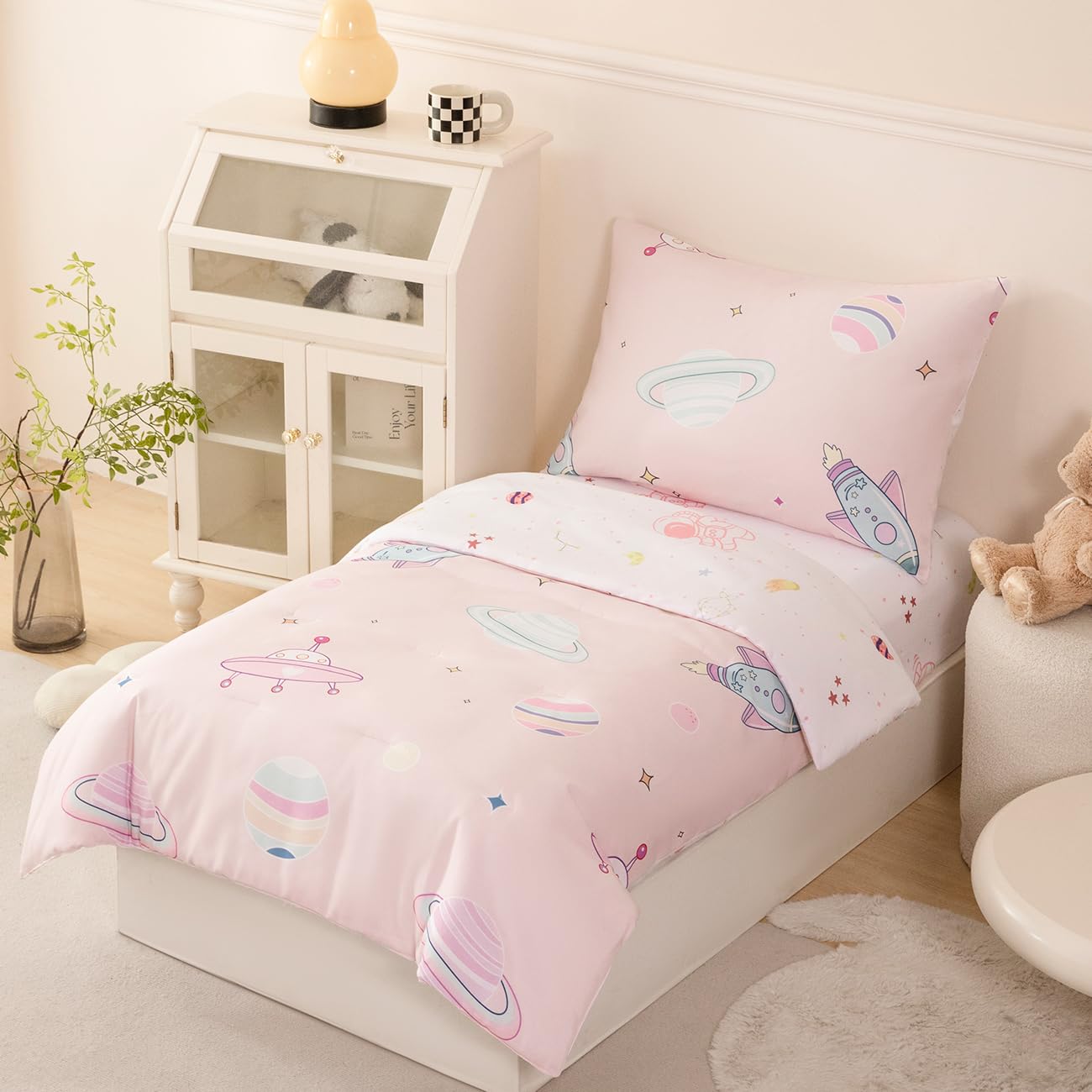 PERFEMET pink space fitted sheet with breathable microfiber for all-night comfort.