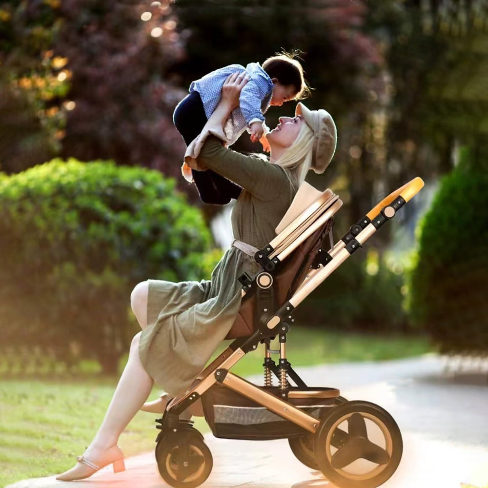 Petit B612 foldable travel pram simplifies storage and transport