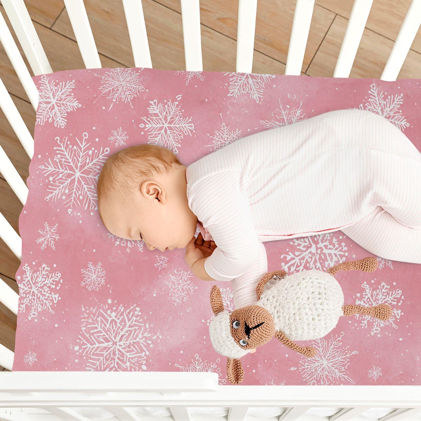 Lightweight breathable nursery sheet ideal for year round use