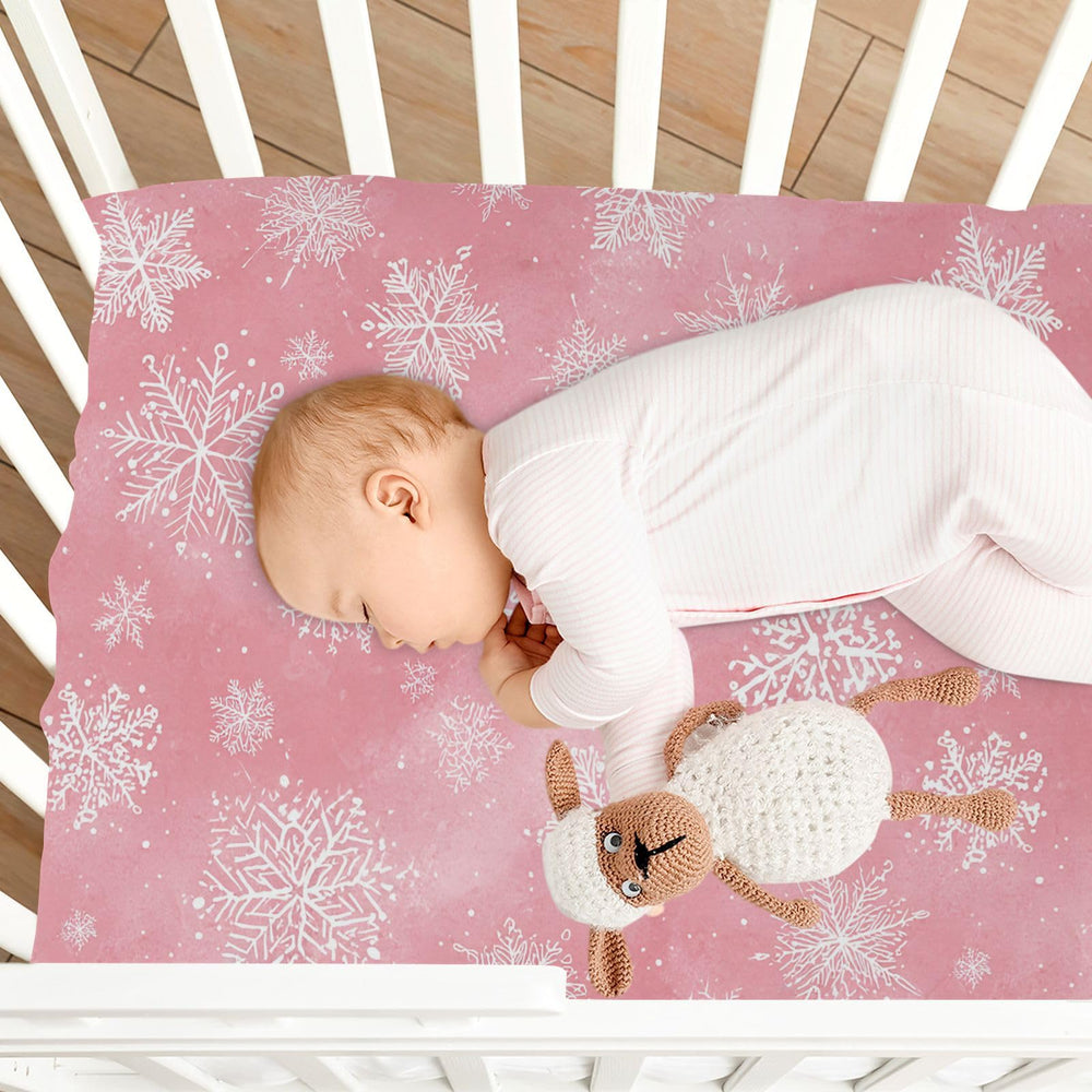 Lightweight breathable nursery sheet ideal for year round use