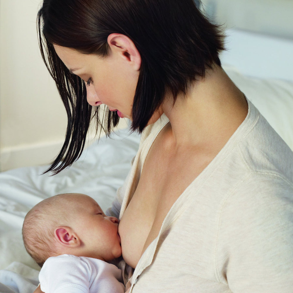 Philips AVENT dishwasher-safe nipple and bottle parts for easy cleanup.