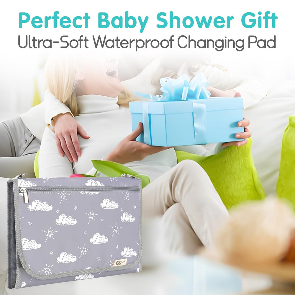 PHOEBUS BABY waterproof inner lining cleans easily after messes.