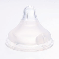 Pigeon LL tri-cut nipple close-up demonstrates flexible silicone feel
