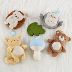 PIIKAGO Woodland crib mobile with hedgehog encourages gentle reaching and sensory exploration.