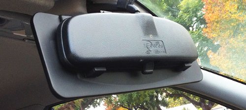 Pikibu vertical view helps monitor children in the backseat more easily.