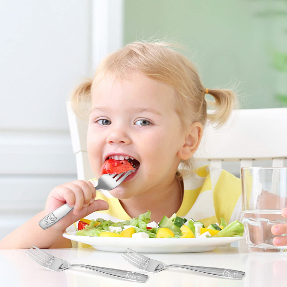 Pimoys dishwasher-safe silverware simplifies cleanup after meals.