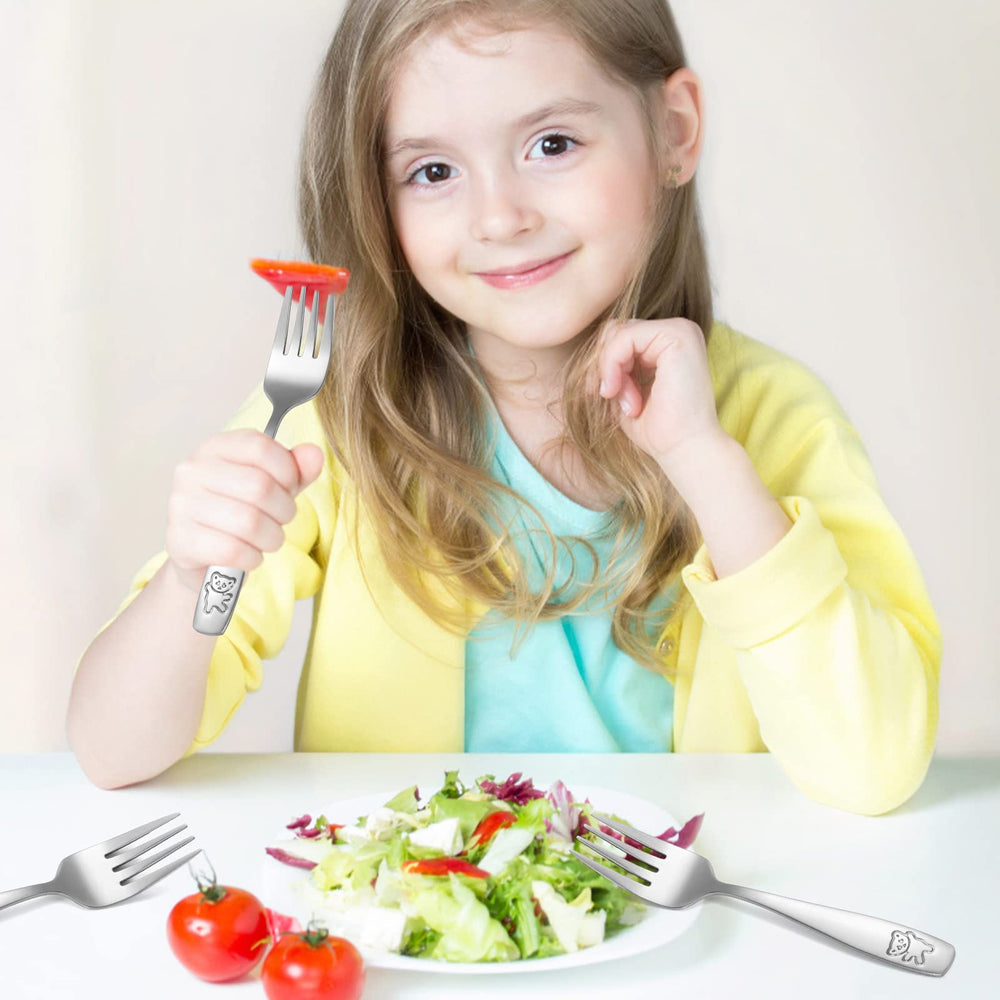 Pimoys set is suitable for home and preschool meal times.