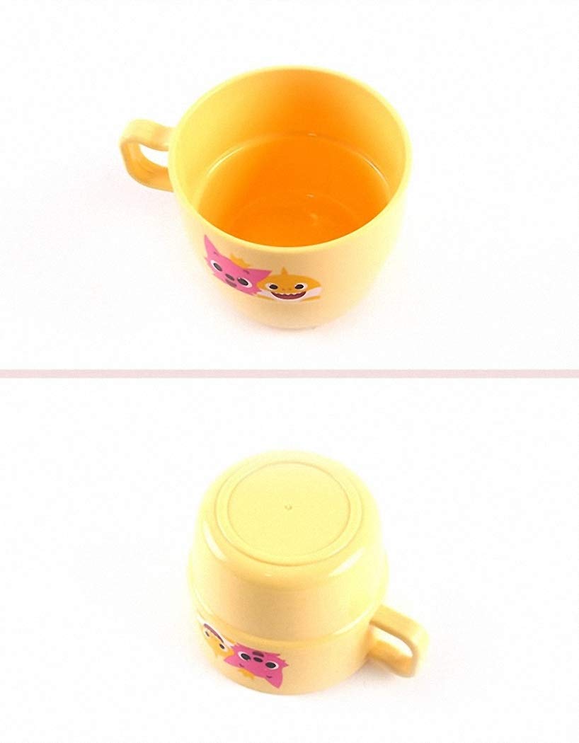 Three Pinkfong 230ml cups with handles in a 3-pack for family meals.
