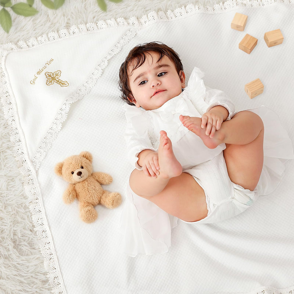 Pinuotu 31×40 in blanket doubles as a swaddle and crib wrap