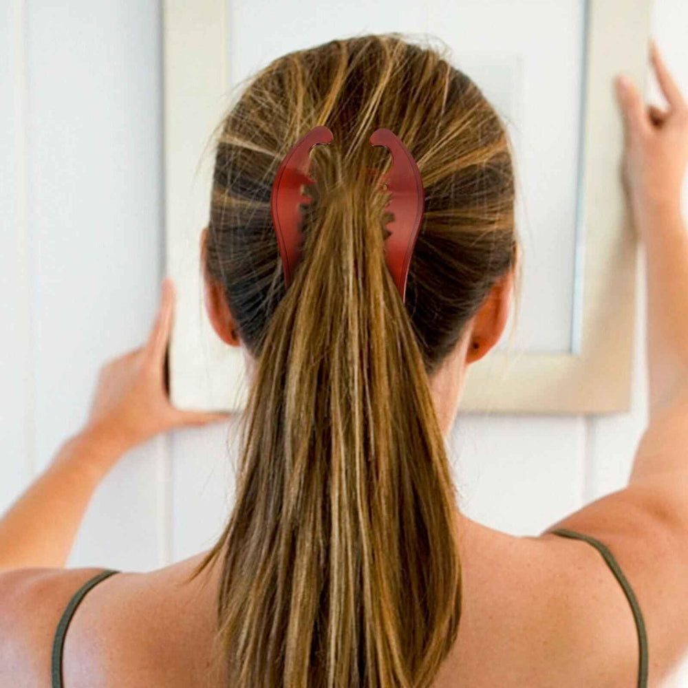 Pluzmecalm banana clip boosts quick, stylish updos.