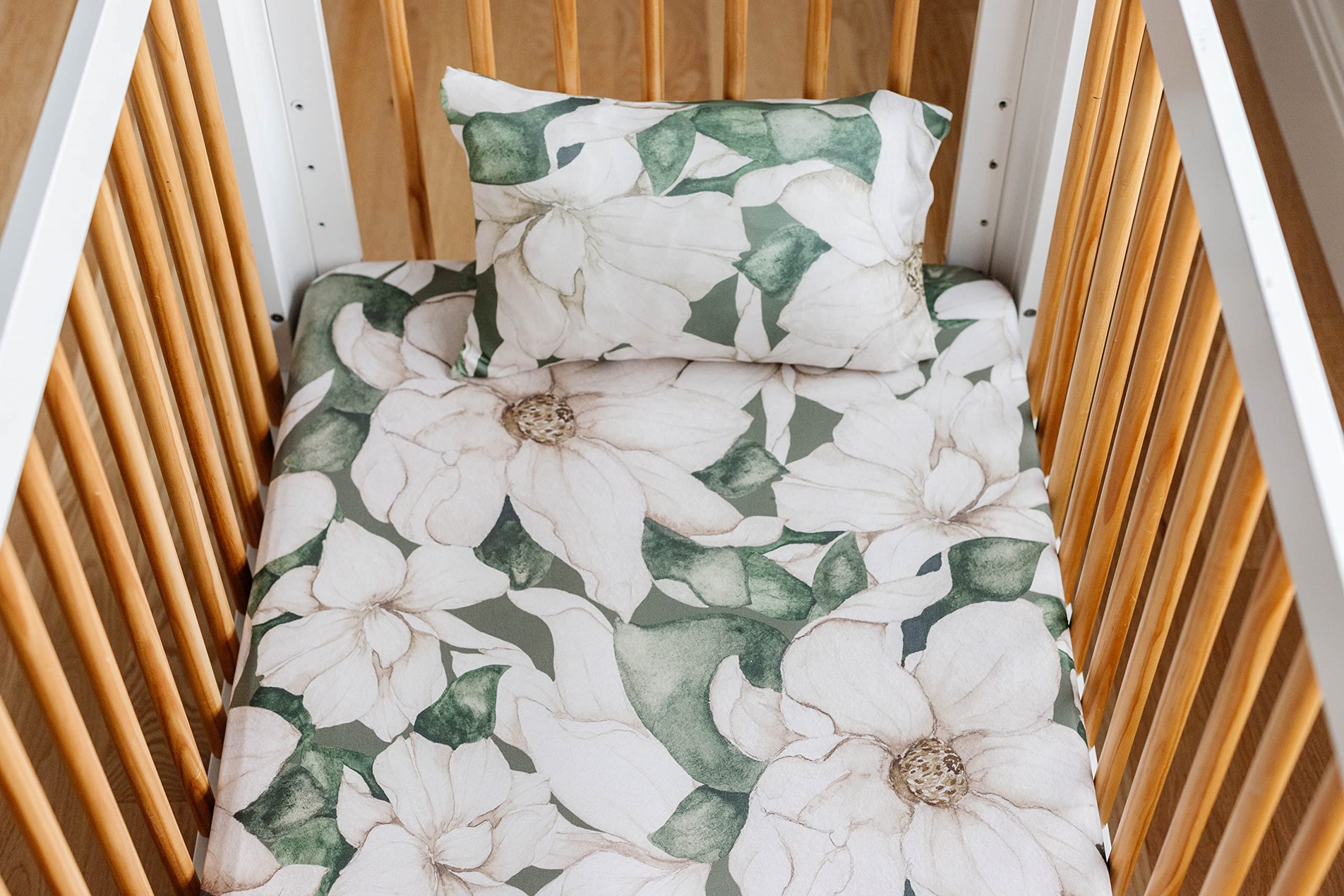 Pobi Baby Zephyr-design pillowcase enhances nursery decor