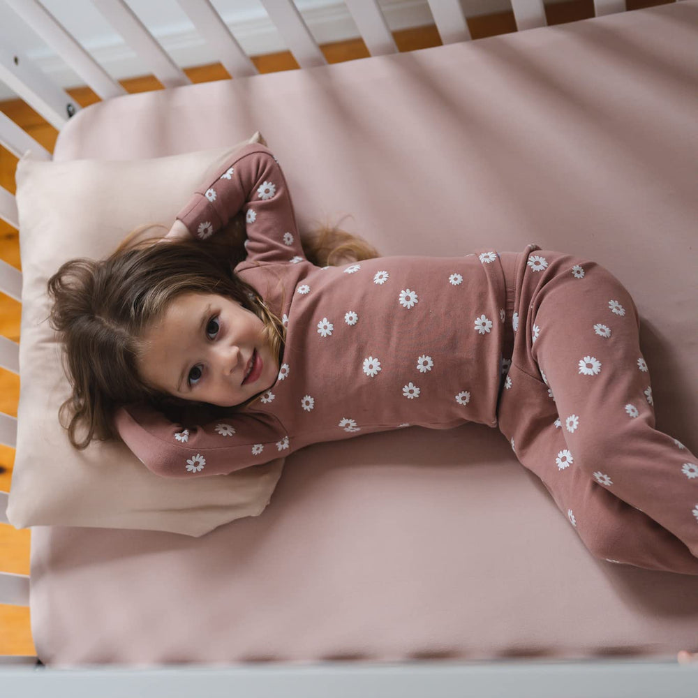 Durable cotton blend pillowcase resists pilling and color fading