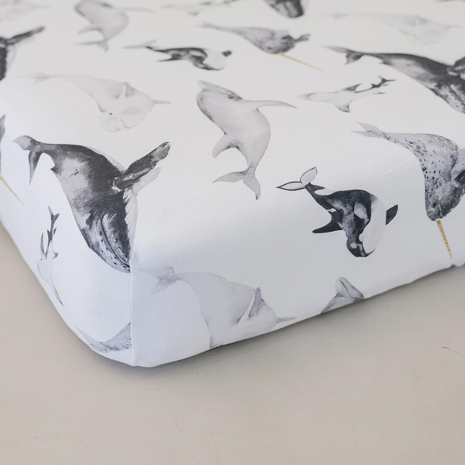 Pobibaby Ocean durable-jersey-knit crib sheet withstands regular washes.