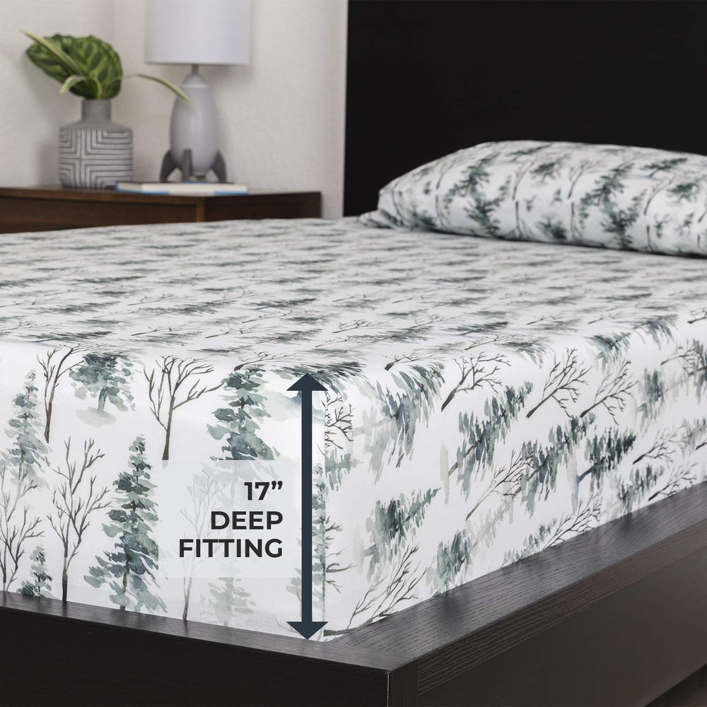 Pobibaby set on a twin bed demonstrates quick changes with deep elastic pockets.