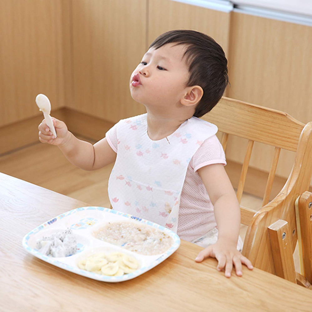 Skin-friendly non-woven outer layer feels gentle against skin.