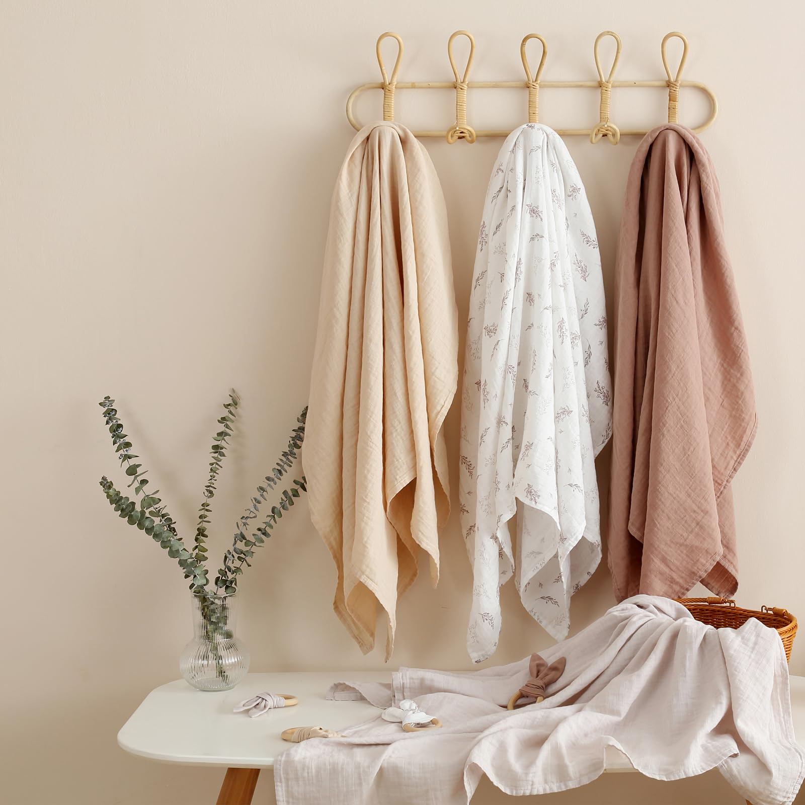 POMISO swaddle doubles as burp cloth and cover for quick use