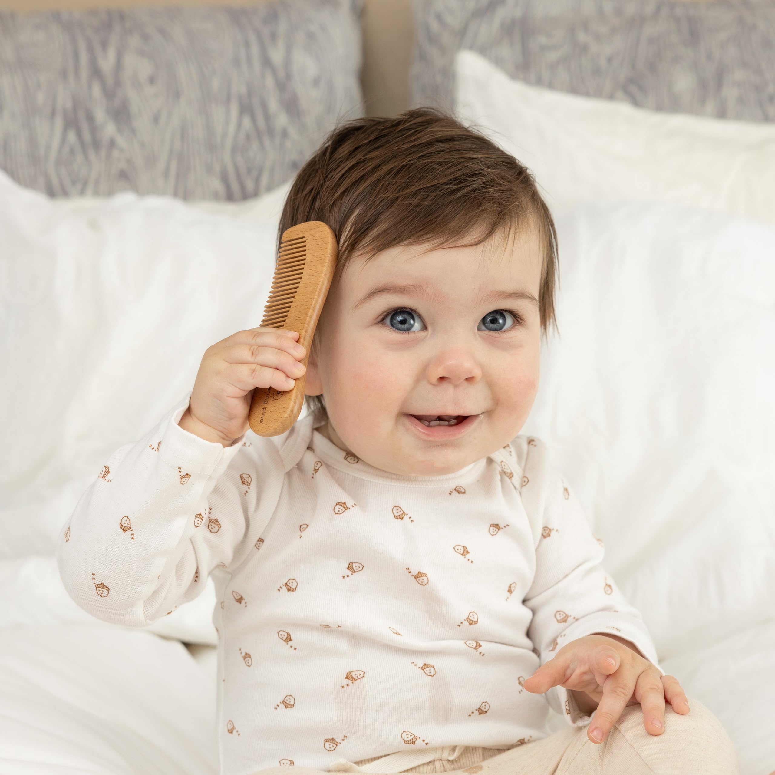 Pondering Pine cotton string for easy hanging and on-the-go use.