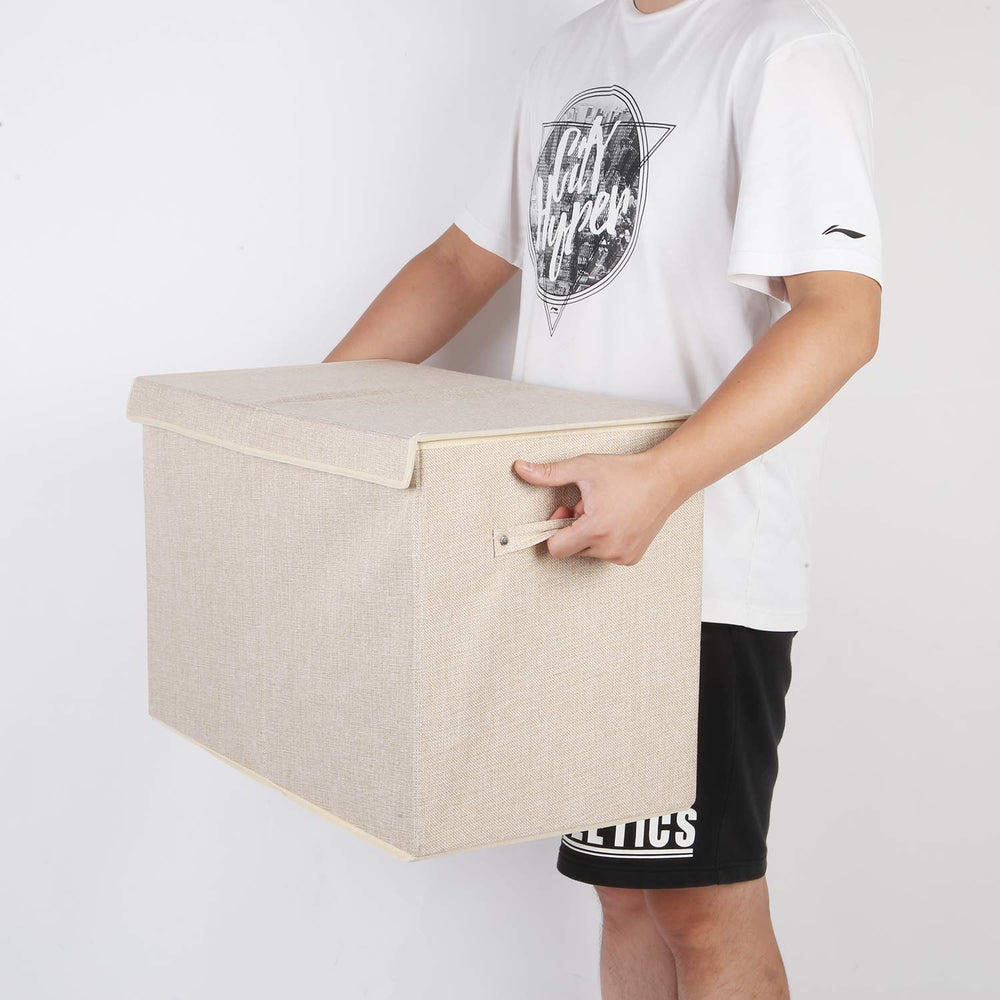 Popoly dustproof flip-top lid protects contents in any room.
