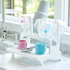 PopYum Glacier White drying rack countertop design keeps the front counter clear.