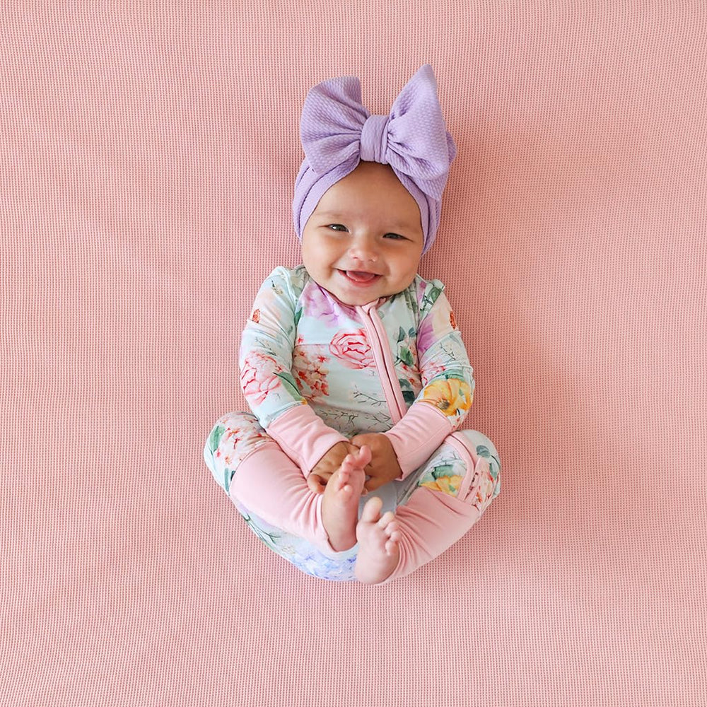 Convertible mittens feature for newborn comfort