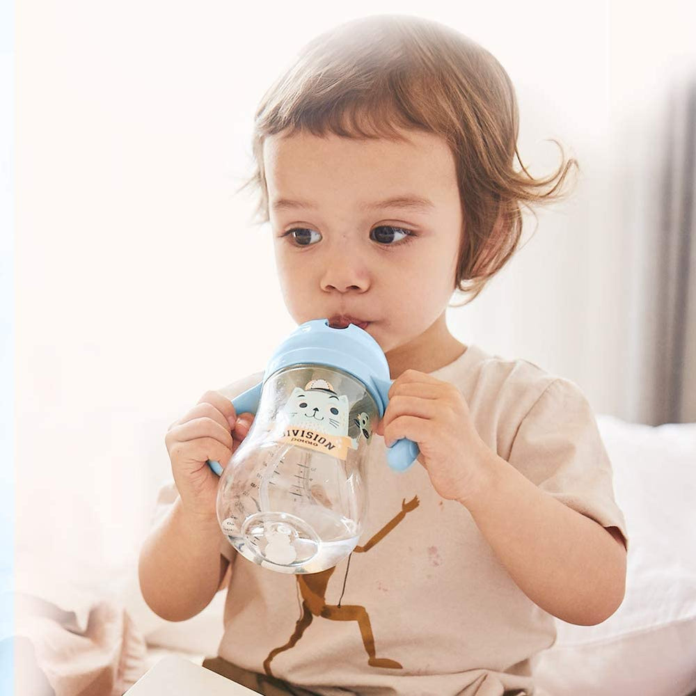 POTATO blue straw cup is easy to rinse and dishwasher safe.