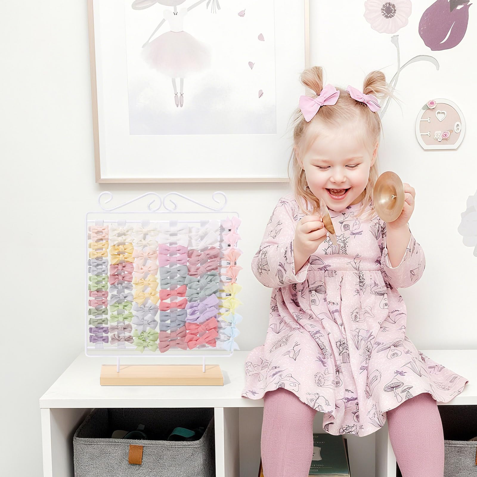 POVETIRE six-elastic-bands-bow-organizer stores multiple bows without clutter.