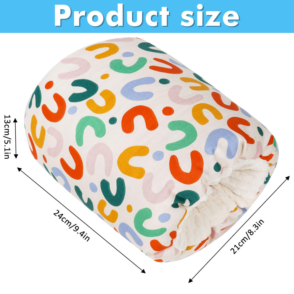 Baby positioned with Povkufii pillow for an optimal feeding angle.