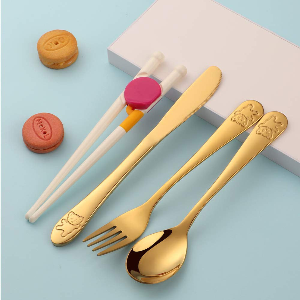 Poylim cutlery with smooth edges to protect little fingers.