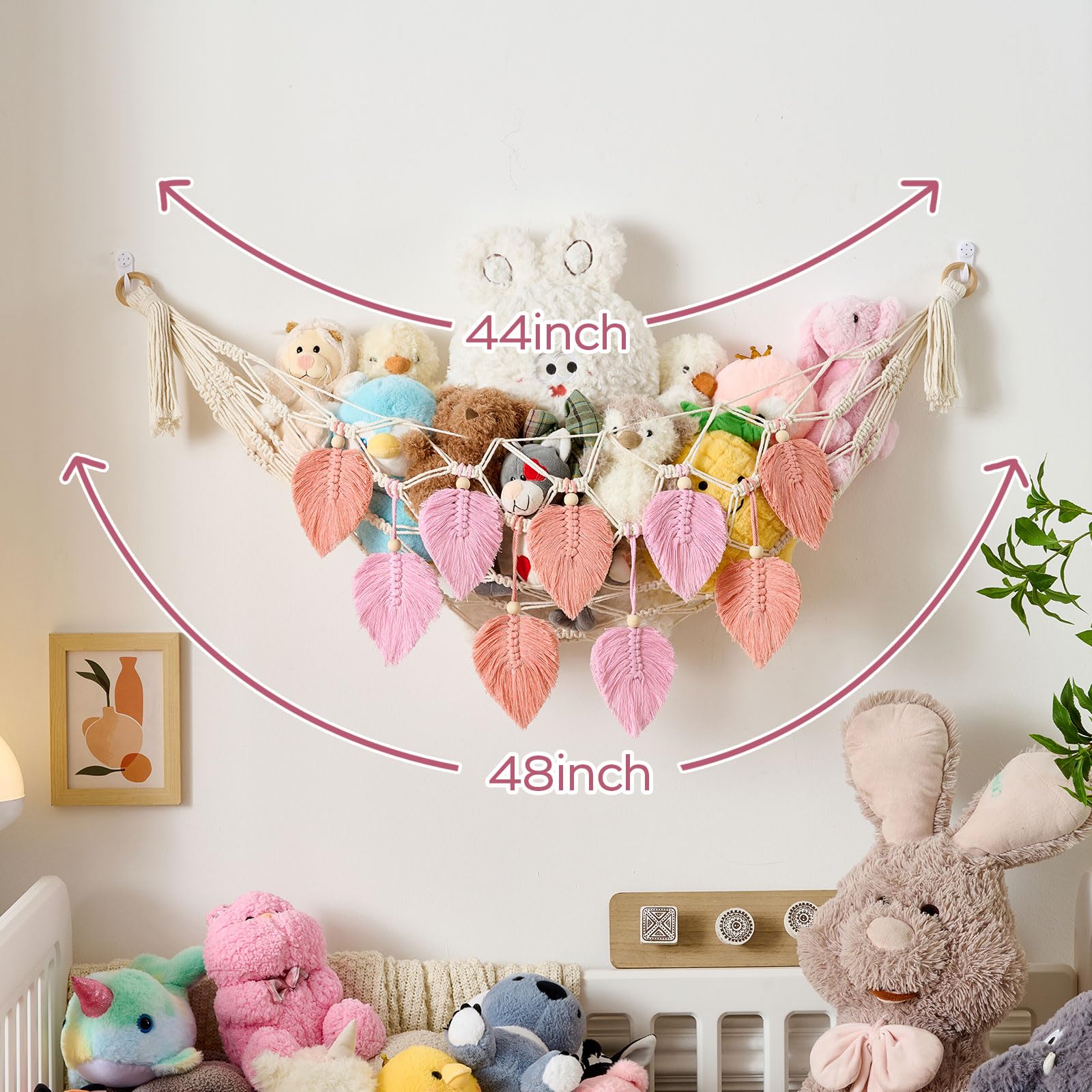 Pretty Jolly hammock tassels and leaf patterns decorate the wall