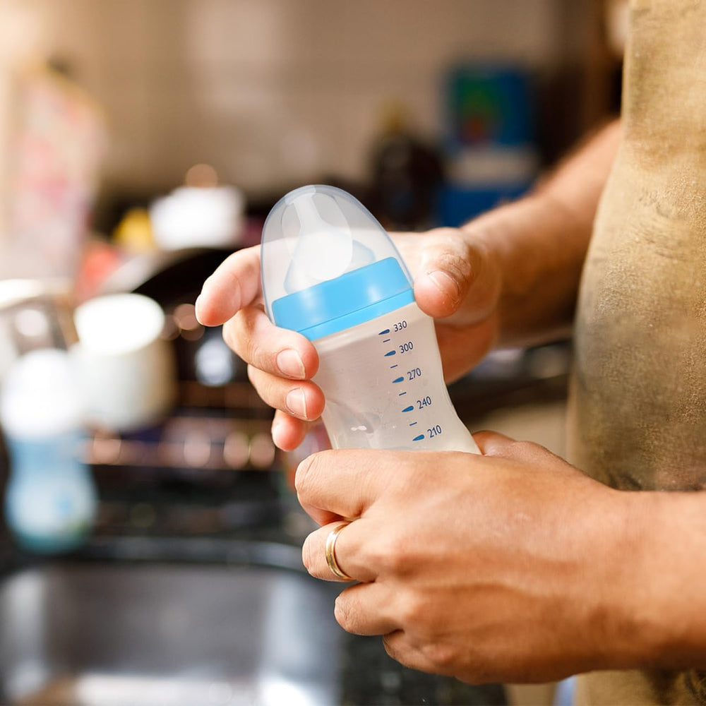 PRETYZOOM bottle caps ideal for home and travel feeding scenarios.