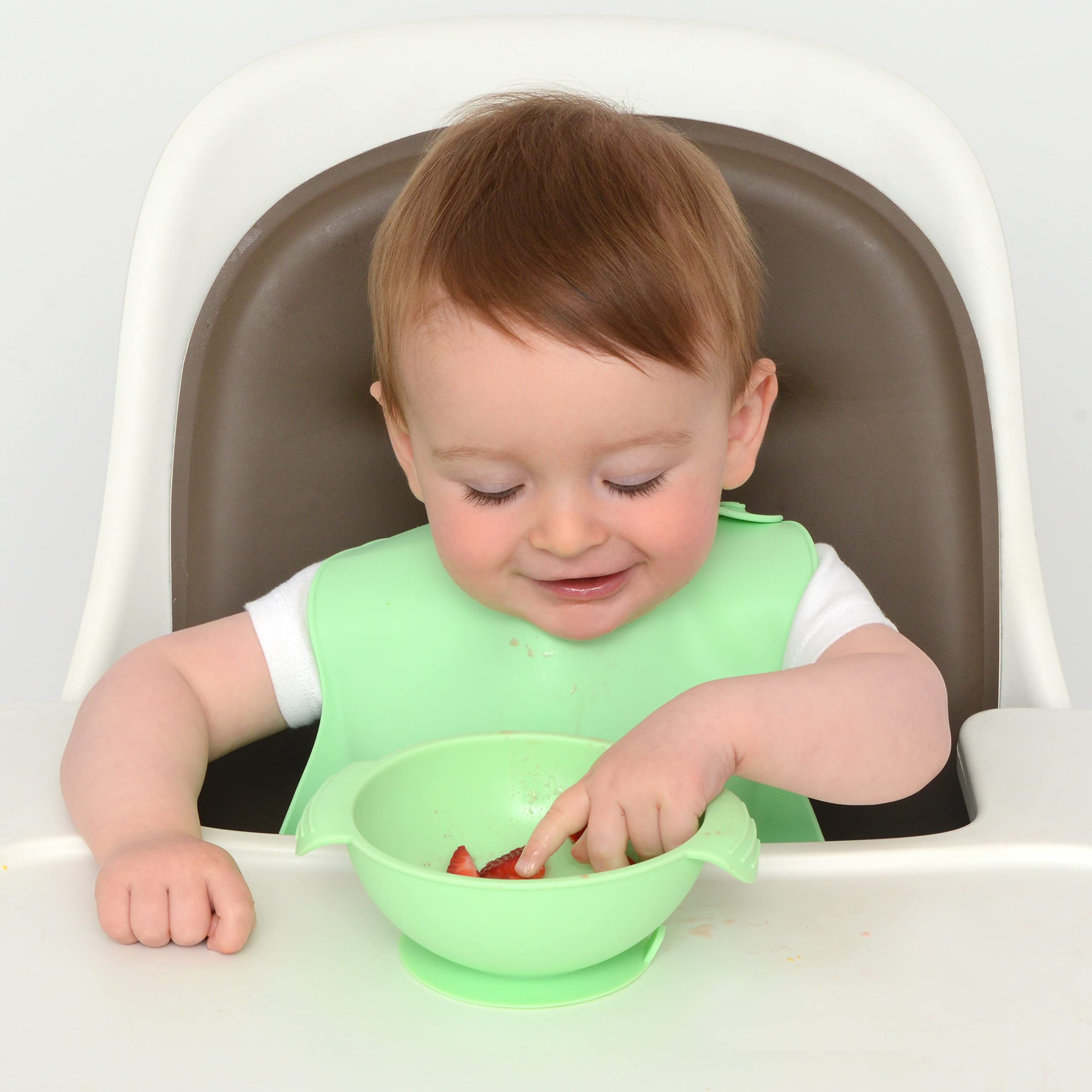 PrimaStella 3-in-1 spoon doubles as teether and soothing snack tool.