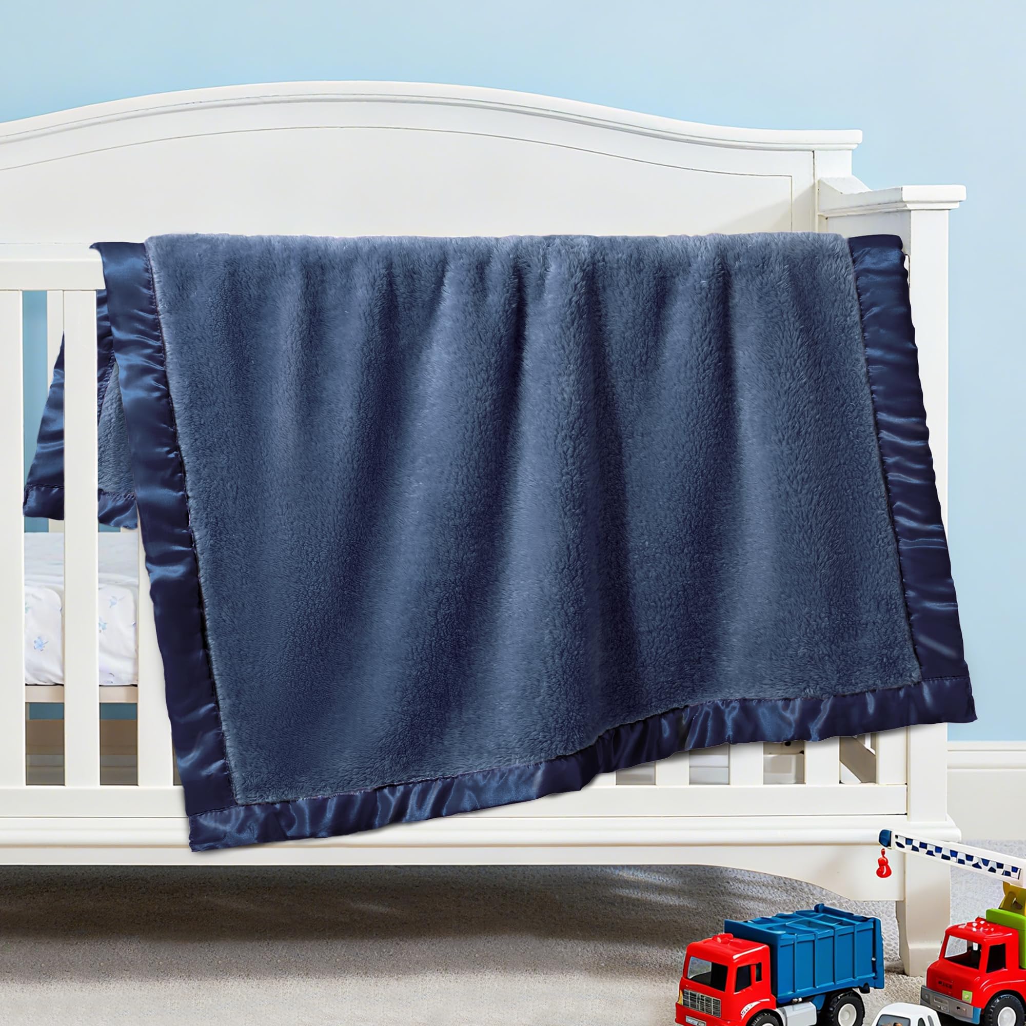 Pro Goleem navy ultra-soft fleece blanket for sensitive skin