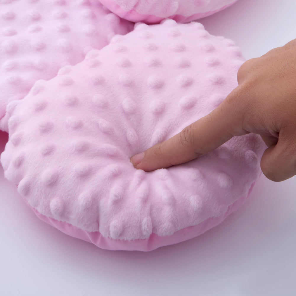 Pro Goleem pink car seat cushion pairs with strap cover.