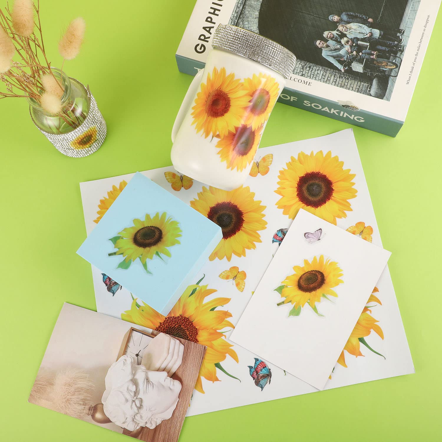 Prudiut sunflowers with butterflies and bees for warm room vibe