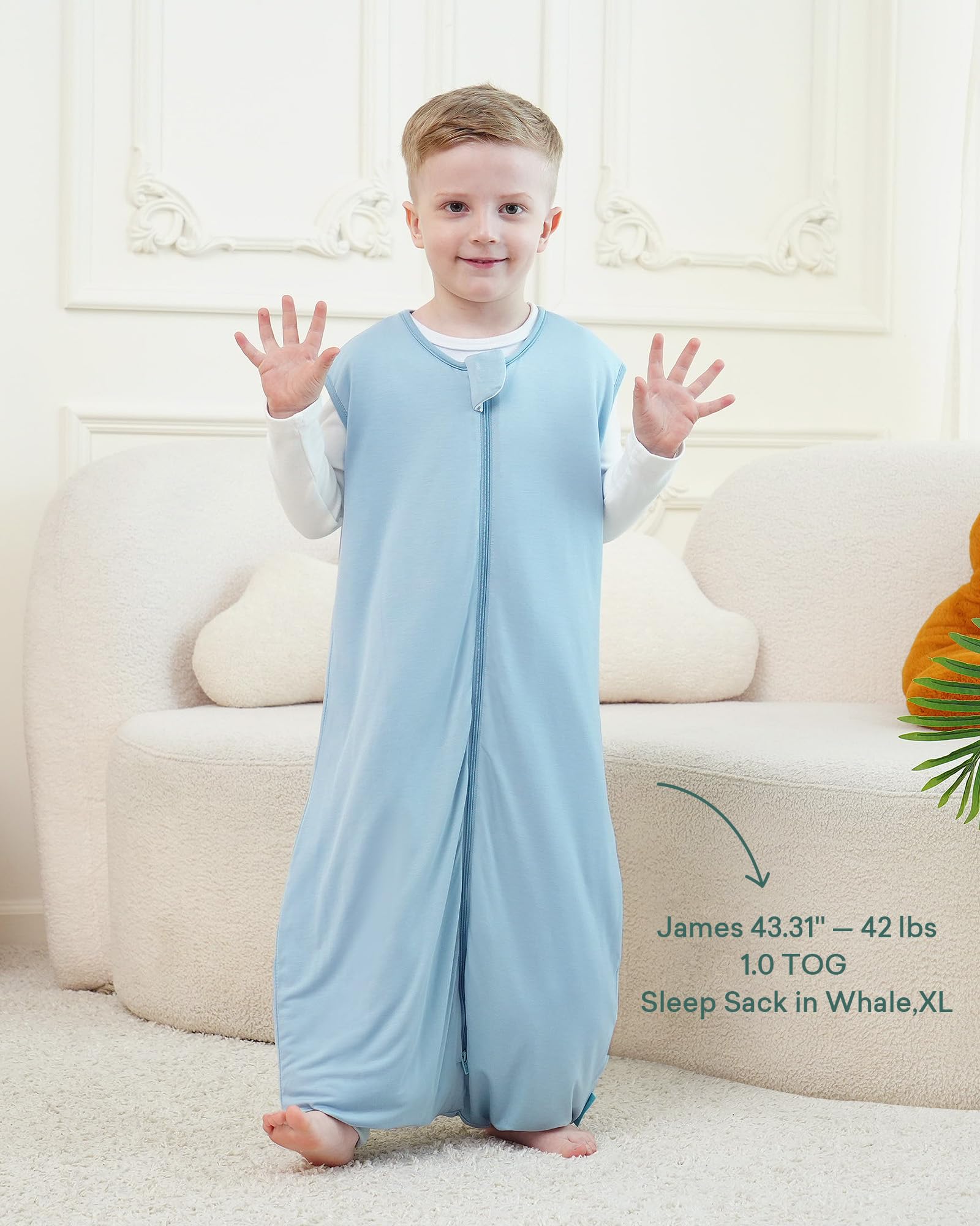 Warmth suitable for mild seasons and air-conditioned rooms.